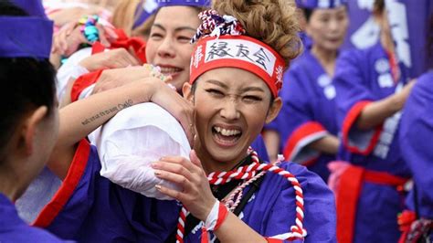 naked festival|Japan naked festival: Women join Hadaka Matsuri for first time.